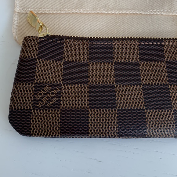 Authentic Louis Vuitton key pouch - Picture 2 of 7